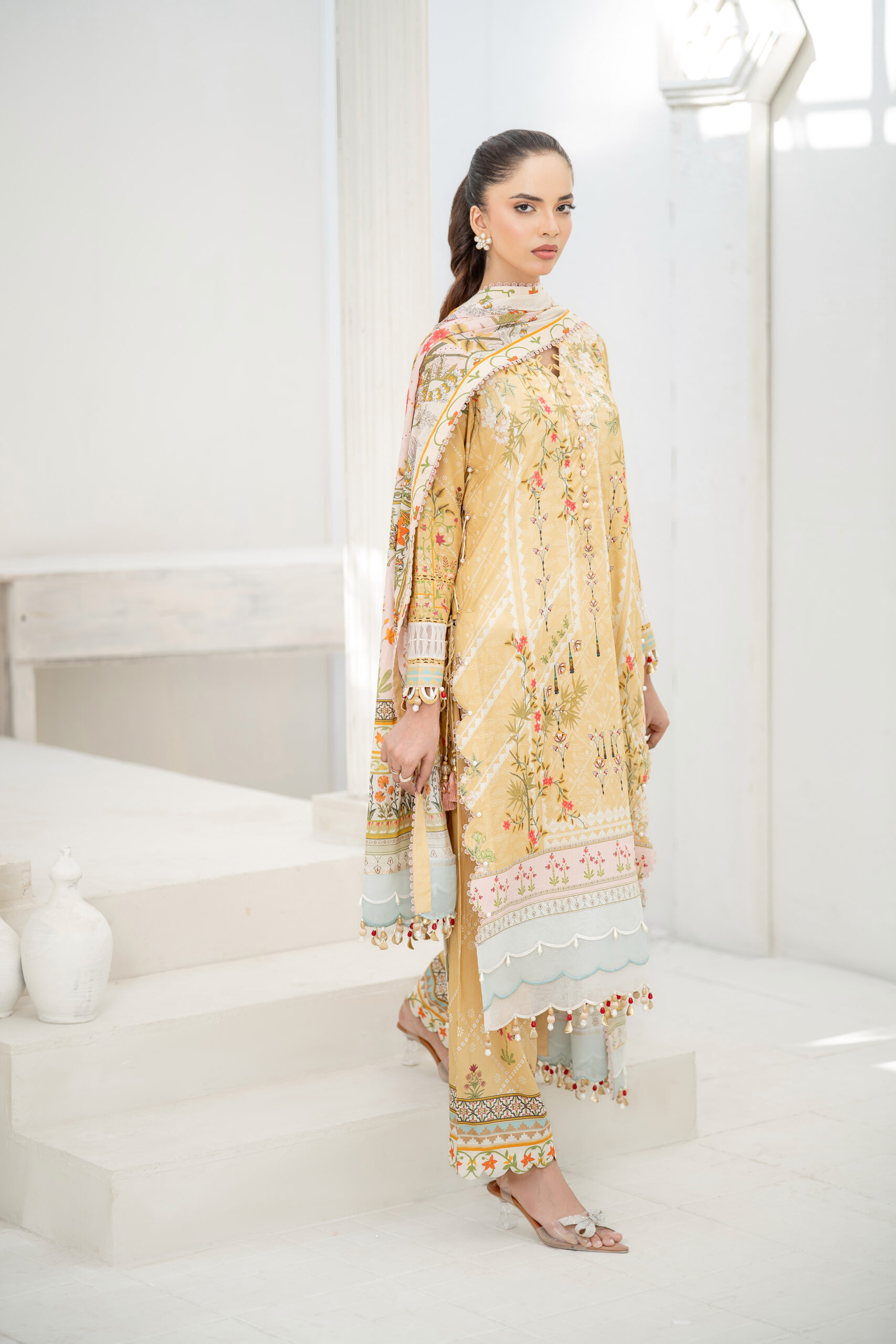 Saadia Ahmed SA26SP302 3pc Printed Lawn 26' - Image 3