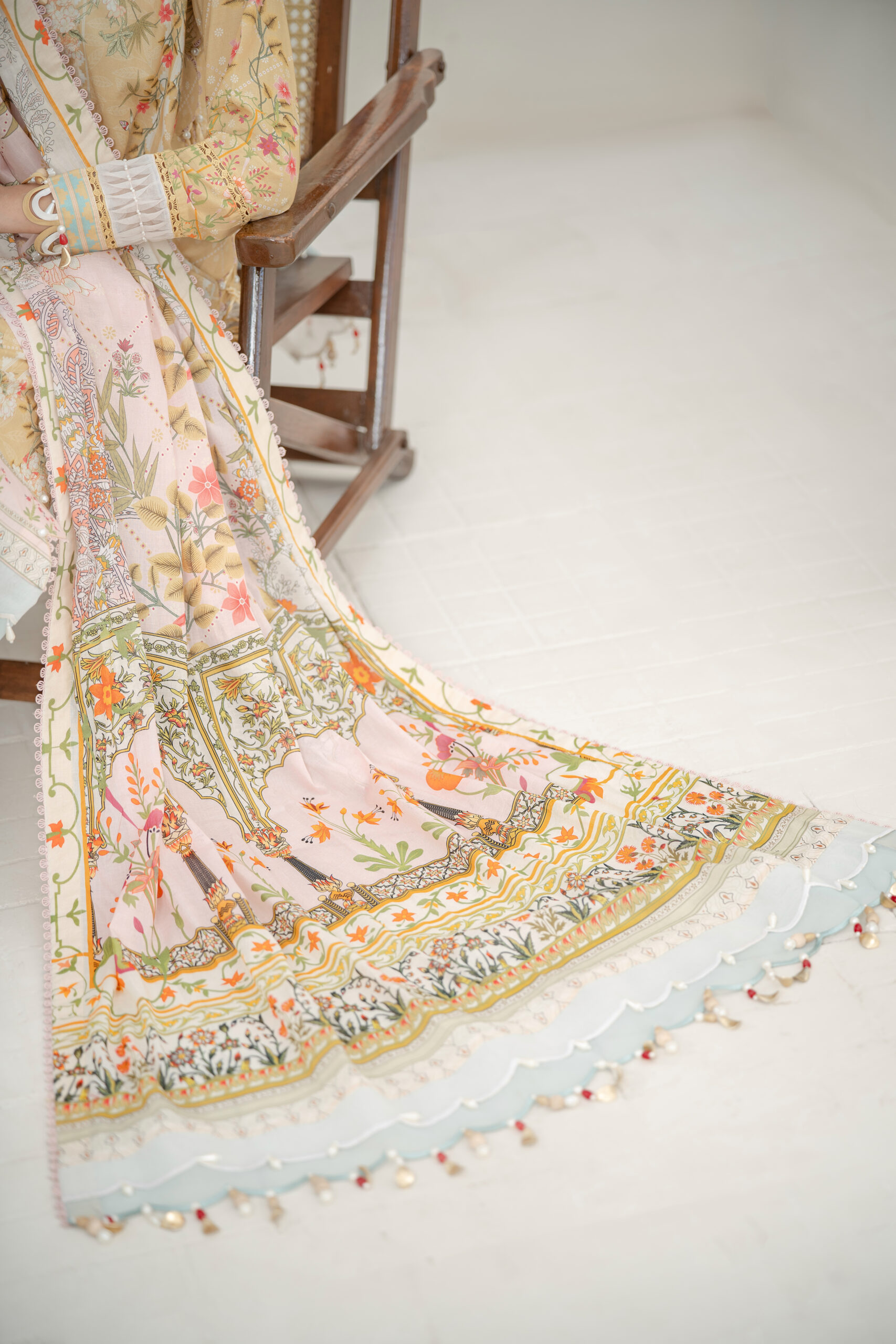 Saadia Ahmed SA26SP302 3pc Printed Lawn 26' - Image 9