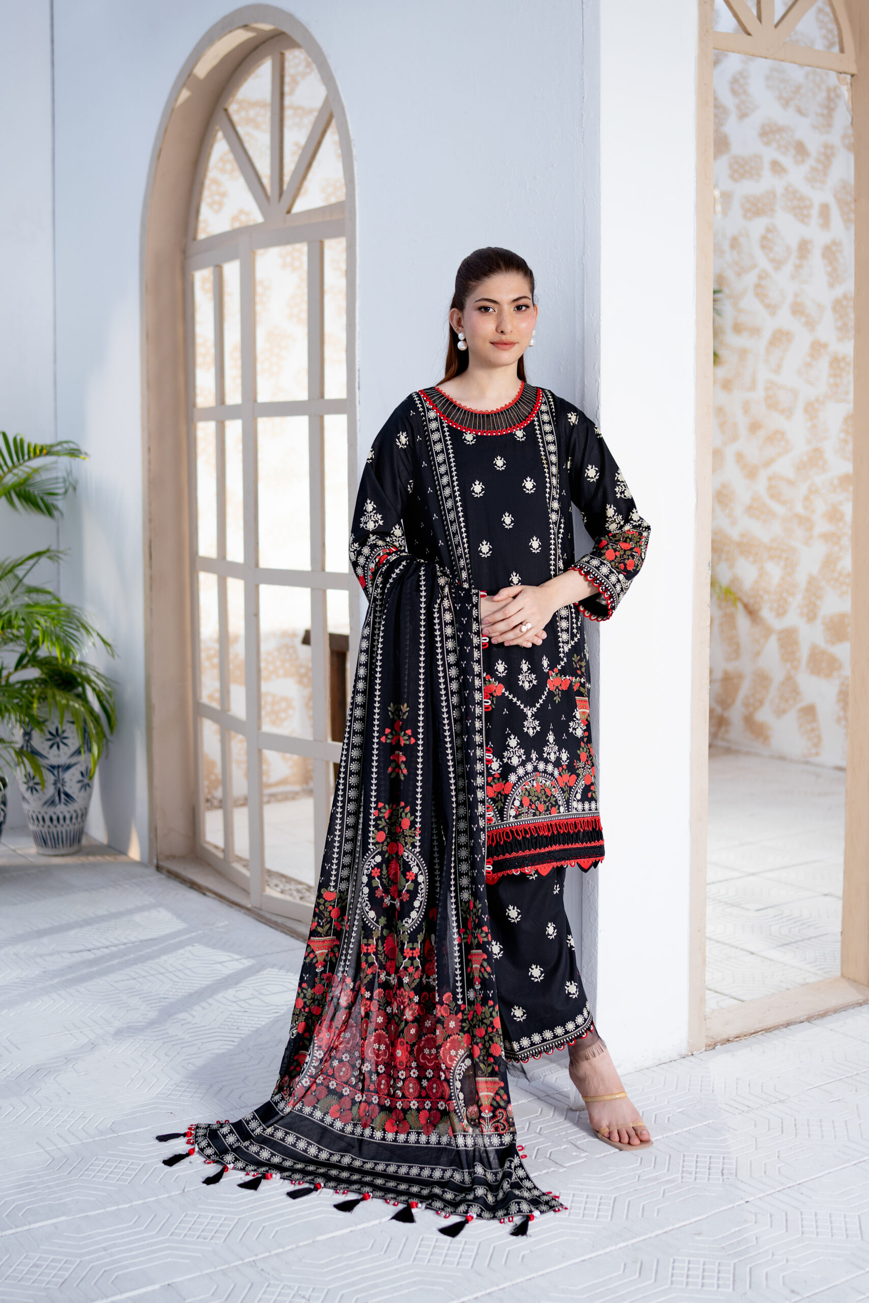 Saadia Ahmed SA26SP303 3pc Printed Lawn 26' - Image 2