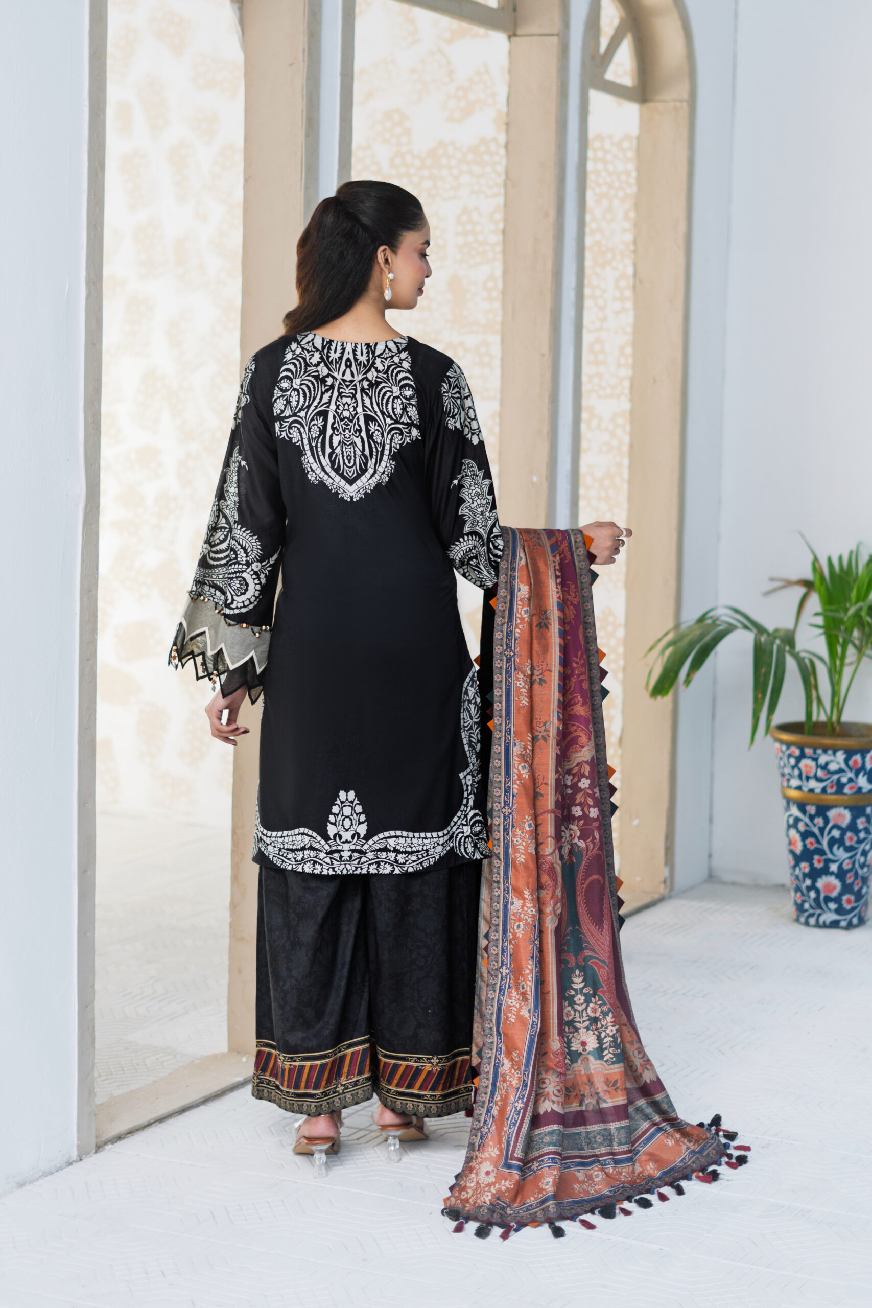 Saadia Ahmed SA26SP305 3pc Printed Lawn 26' - Image 5