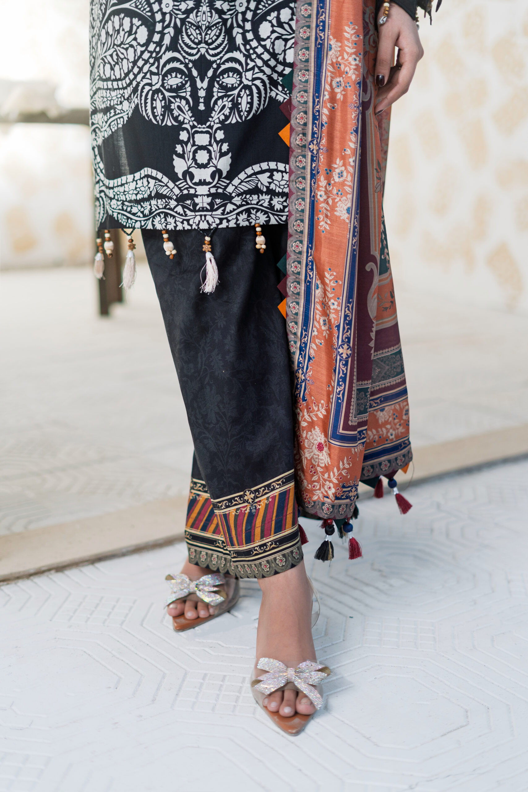Saadia Ahmed SA26SP305 3pc Printed Lawn 26' - Image 4