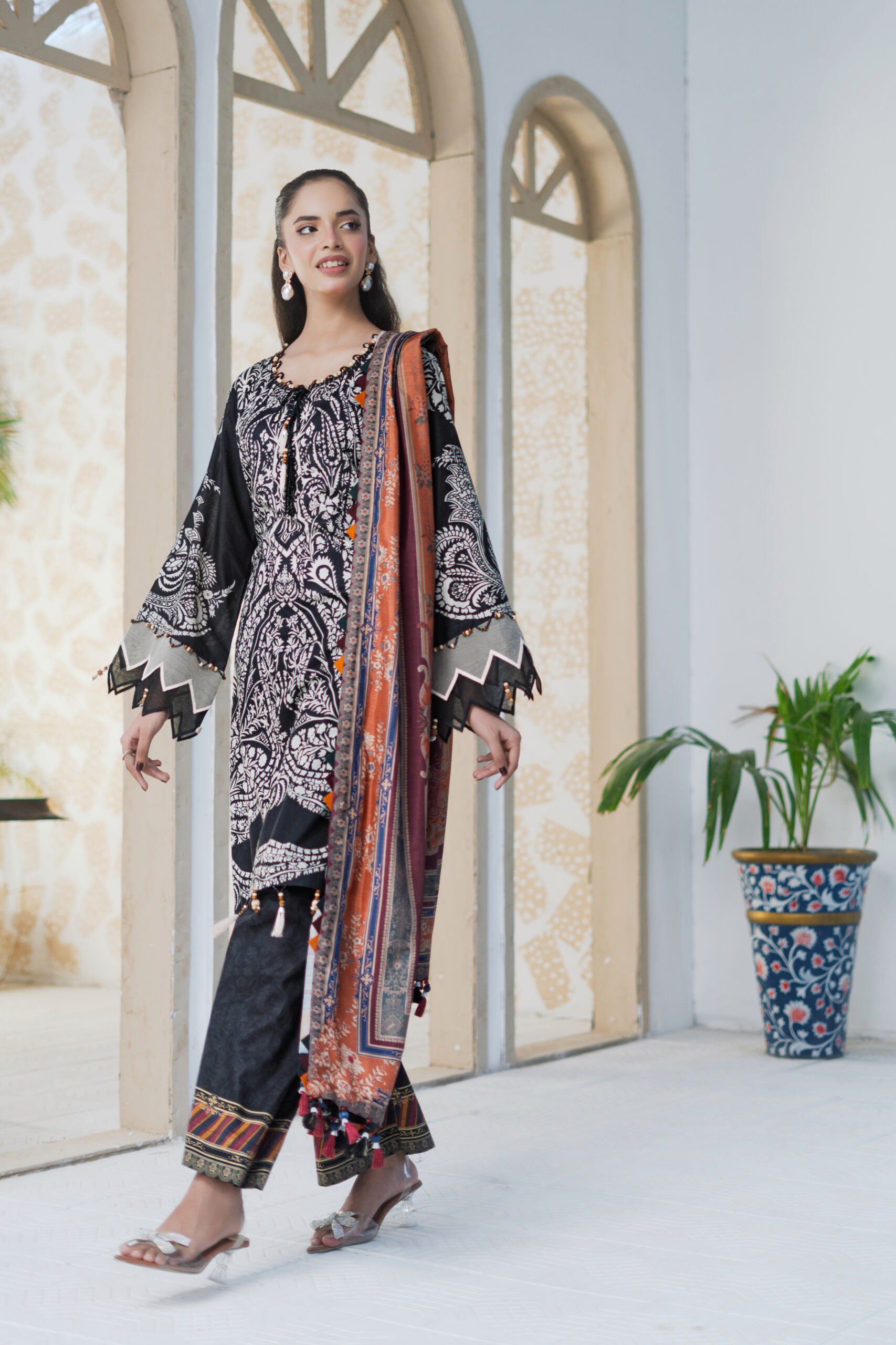 Saadia Ahmed SA26SP305 3pc Printed Lawn 26' - Image 2